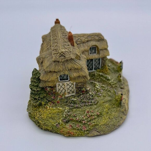 Lilliput Lane Hand Made Cottage "Olde Porterfield - Picture 11 of 14